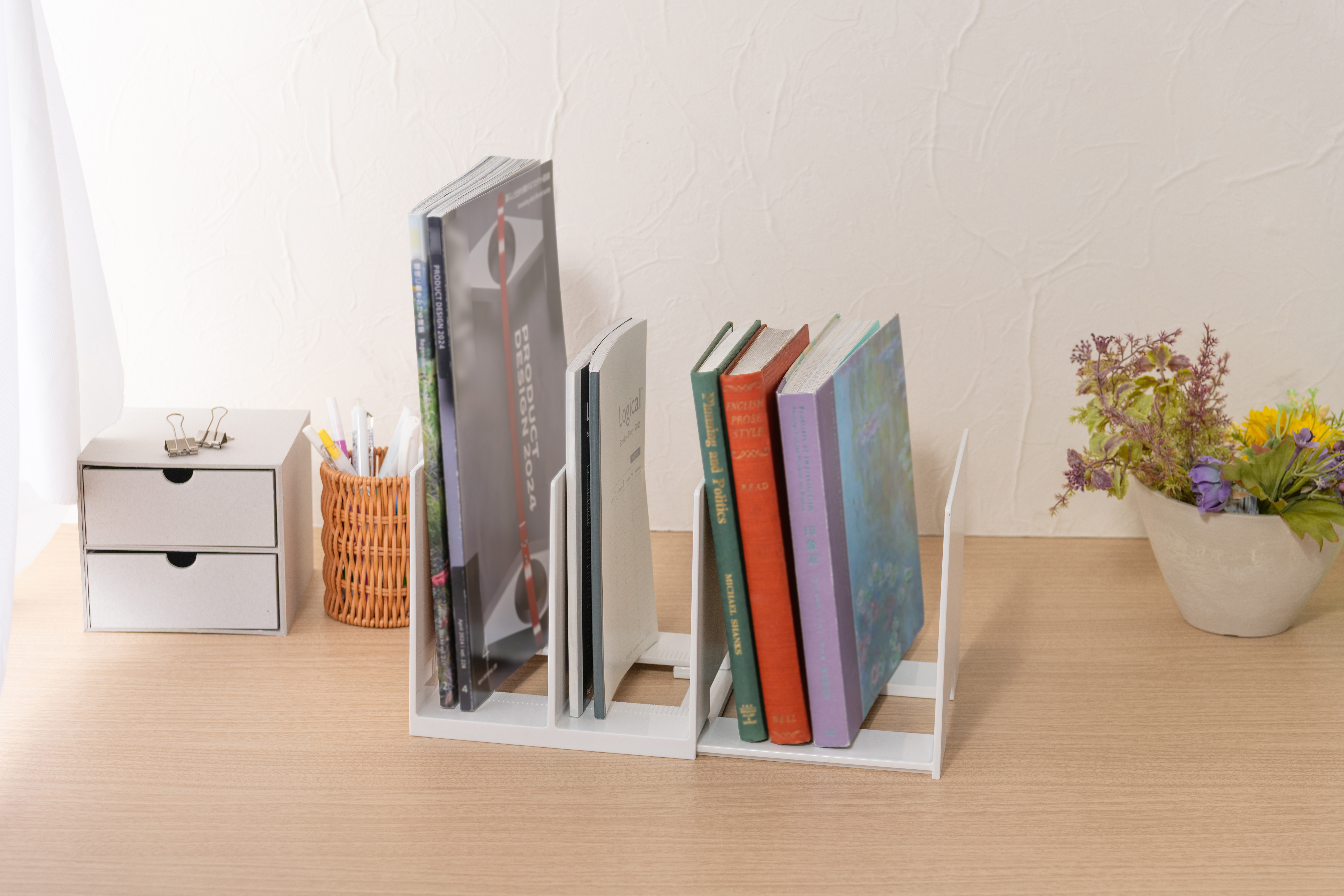 キャパティシリーズから収納物にあわせて幅が拡がる 「スライド