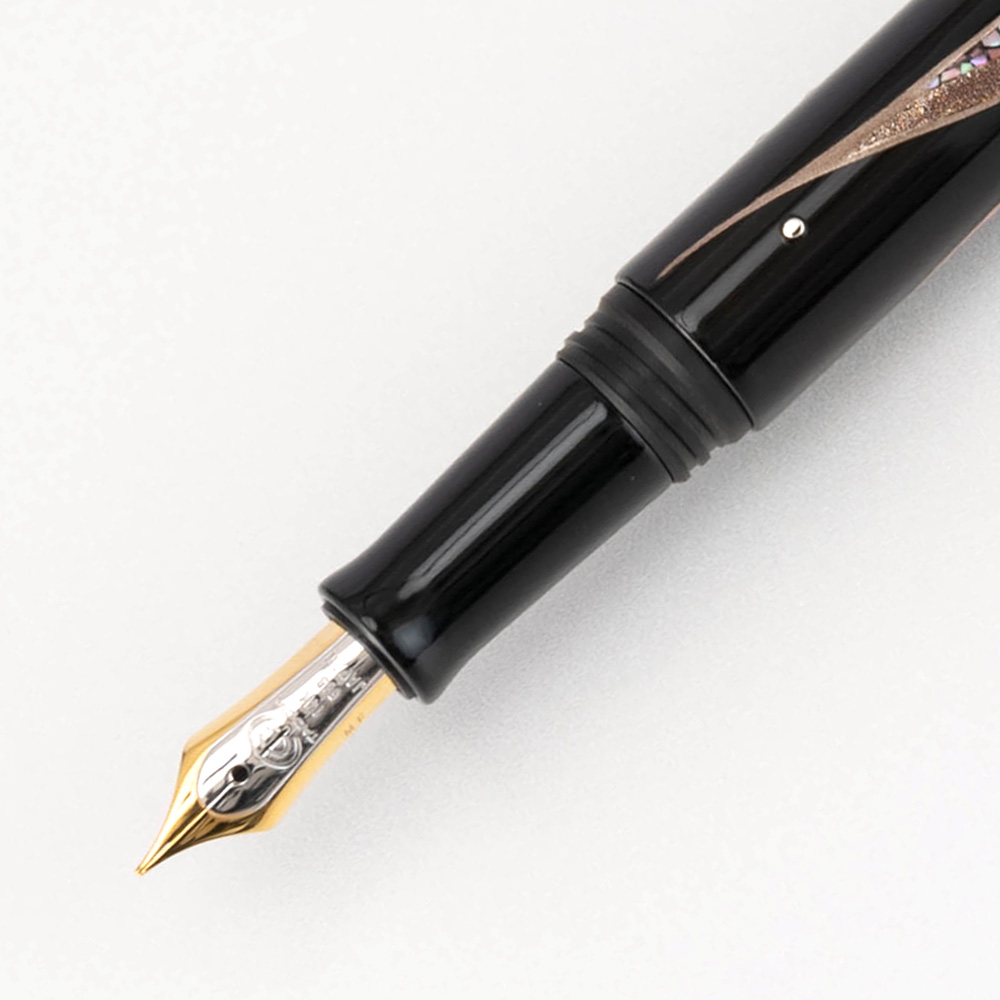 TACCIA漆万年筆裾濃銀箔 (すそごぎんぱく)翠玉(すいぎょく)